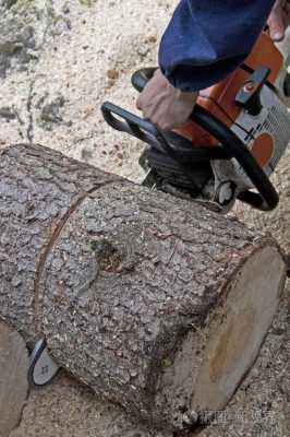 锯木头时如何防止木屑飞溅（怎么样锯木头不崩边）