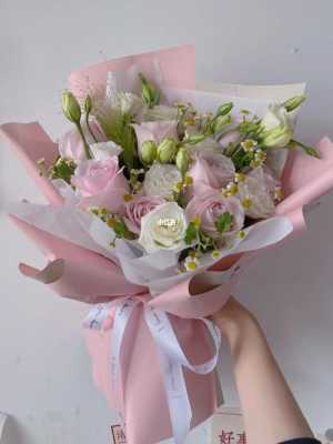 粉玫瑰和白桔梗搭配花语（粉玫瑰加桔梗的花语）