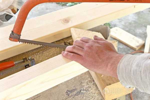 怎么把木头锯成木板（怎么把木板锯直?）